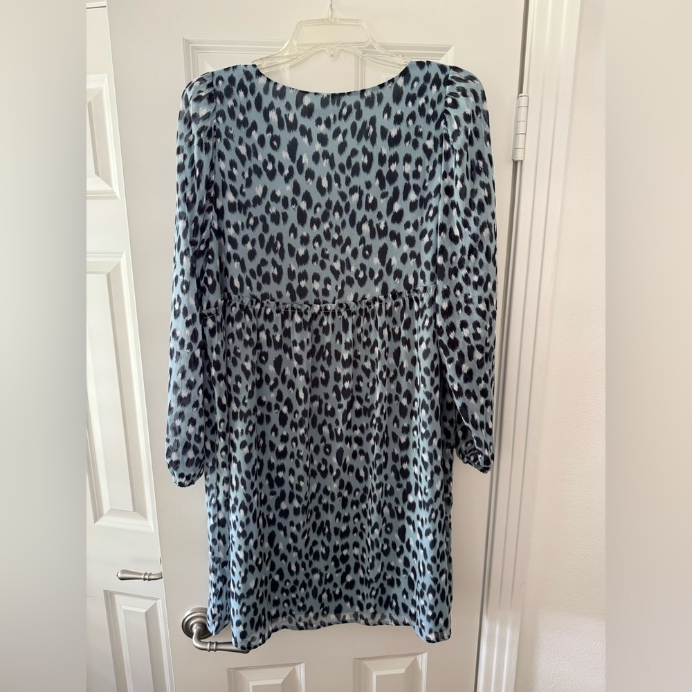 Ann Taylor Loft Maternity Blue Leopard Print V-Neck Swing Dress - Picture 4 of 6